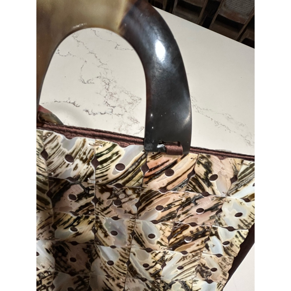 NEW Summer Beachy Shell Mother of Pearl Lined Clutch 10”x6” - Picture 7 of 7